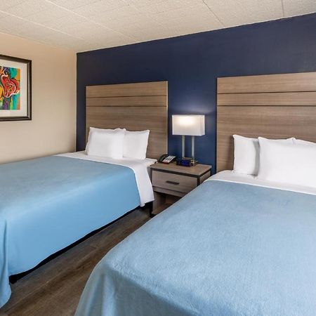 Baymont By Wyndham Laredo Hotel Kültér fotó