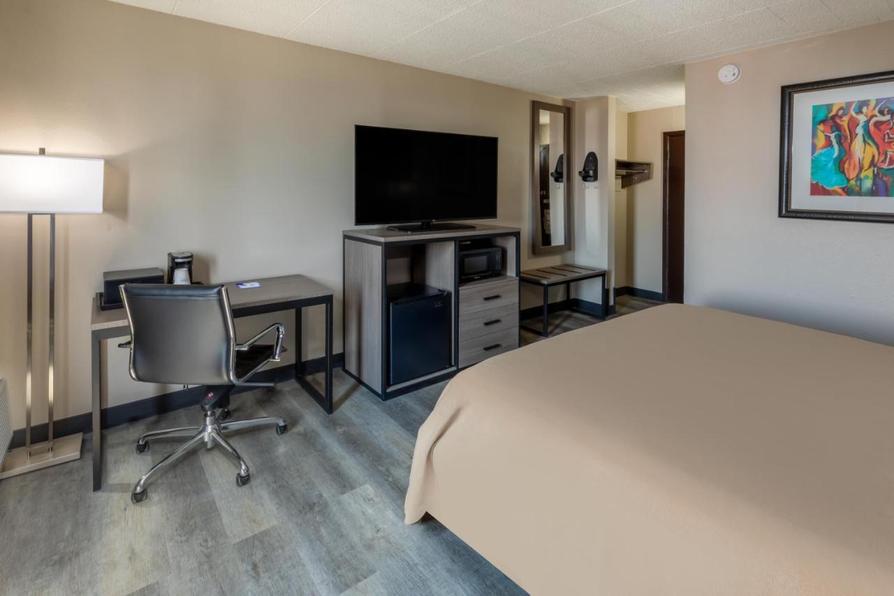 Baymont By Wyndham Laredo Hotel Kültér fotó