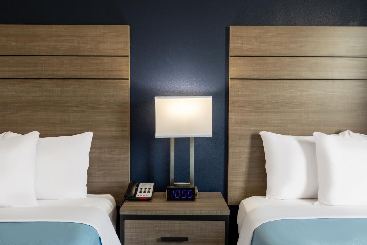 Baymont By Wyndham Laredo Hotel Kültér fotó