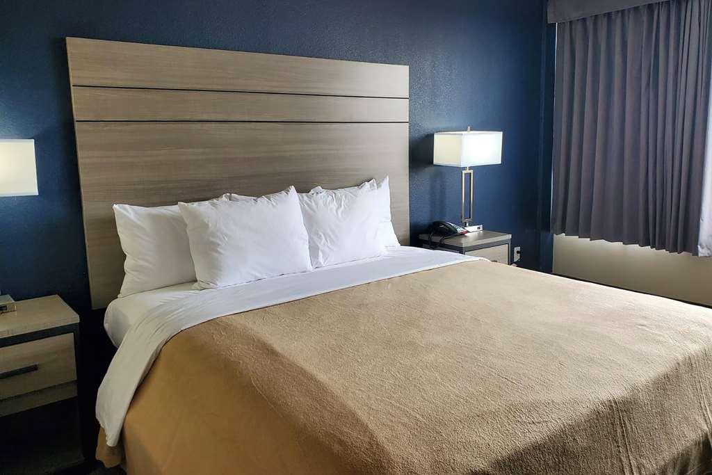 Baymont By Wyndham Laredo Hotel Szoba fotó
